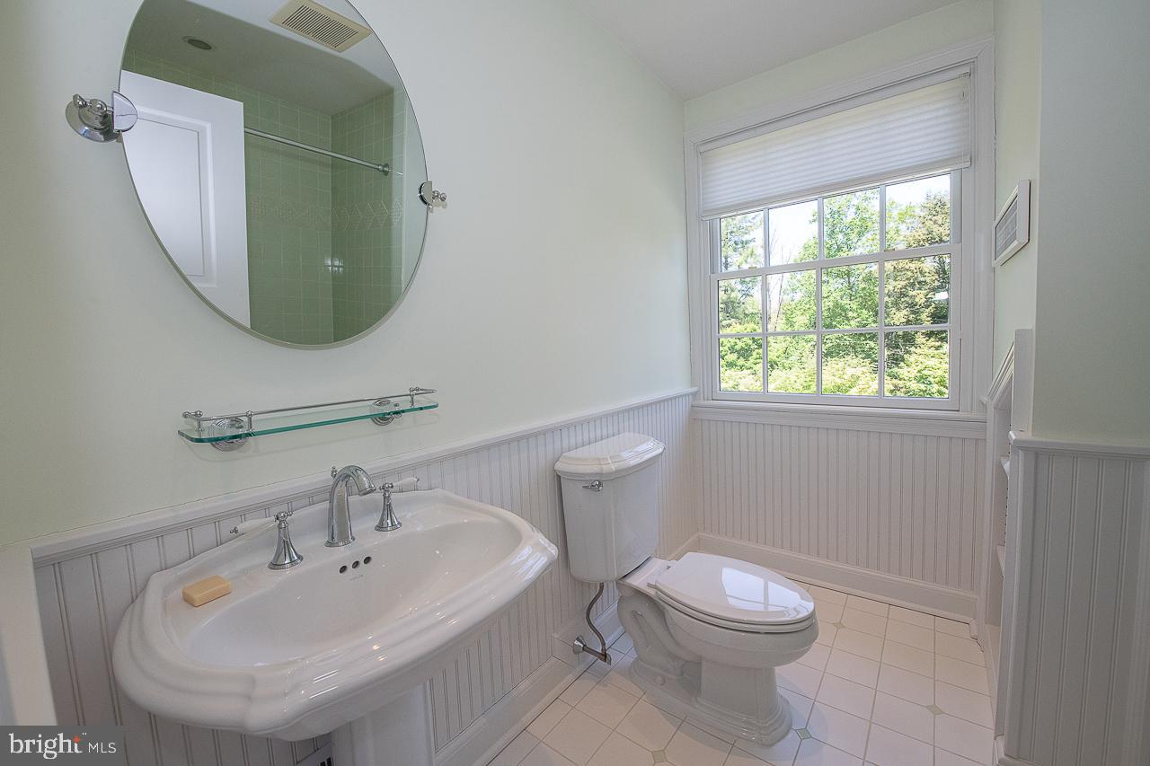 237 Atlee Road Wayne, PA 19087 - Photo 37 of 44 Ensuite bath in Bedroom #4