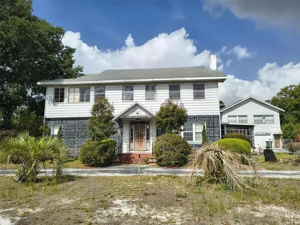 $250,000 | 15 North Lake Howard Drive, Winter Haven, FL 33880