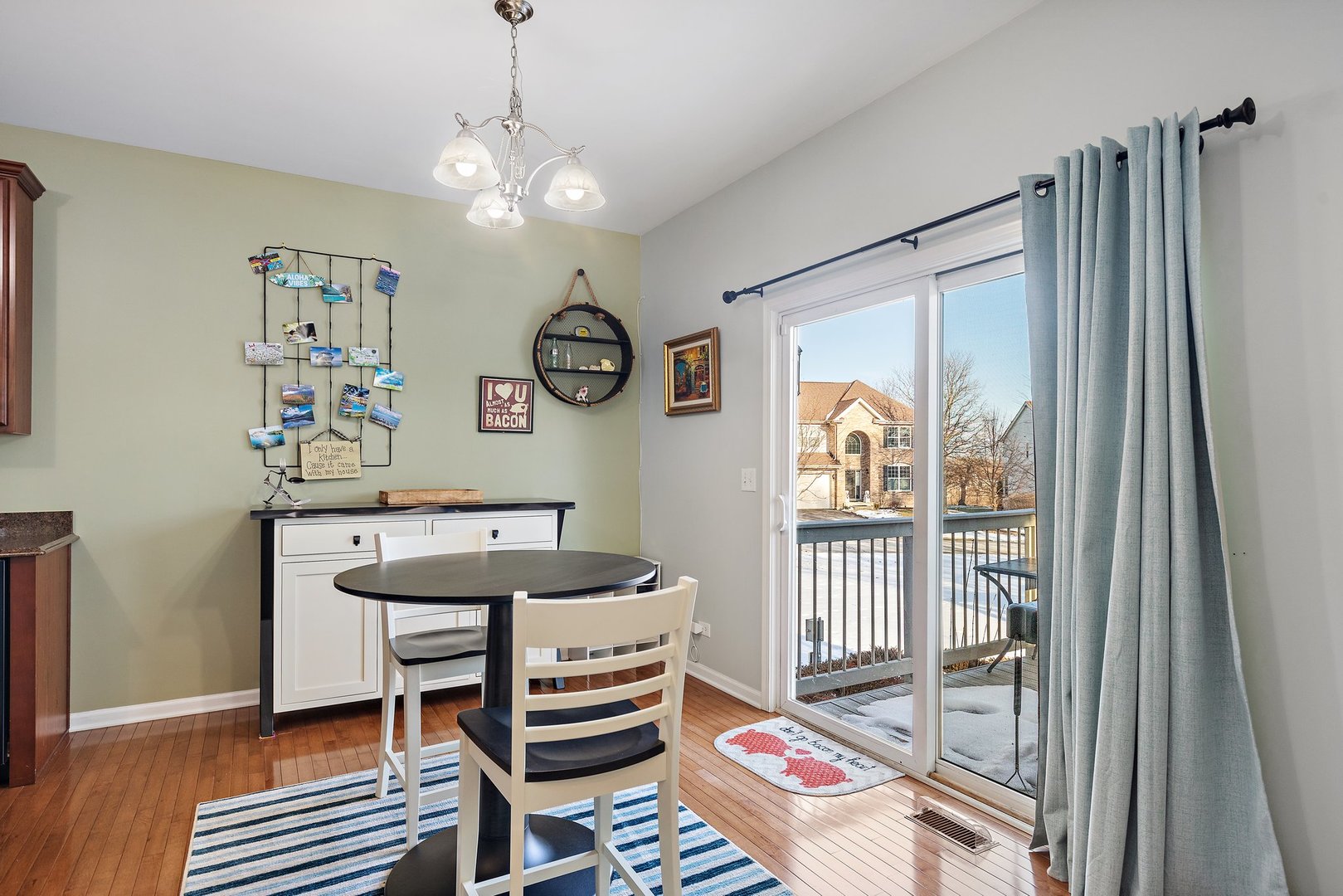 5617 Red Oak Drive Hoffman Estates, IL 60192 - Photo 13 of 30 a living room with furniture and a window