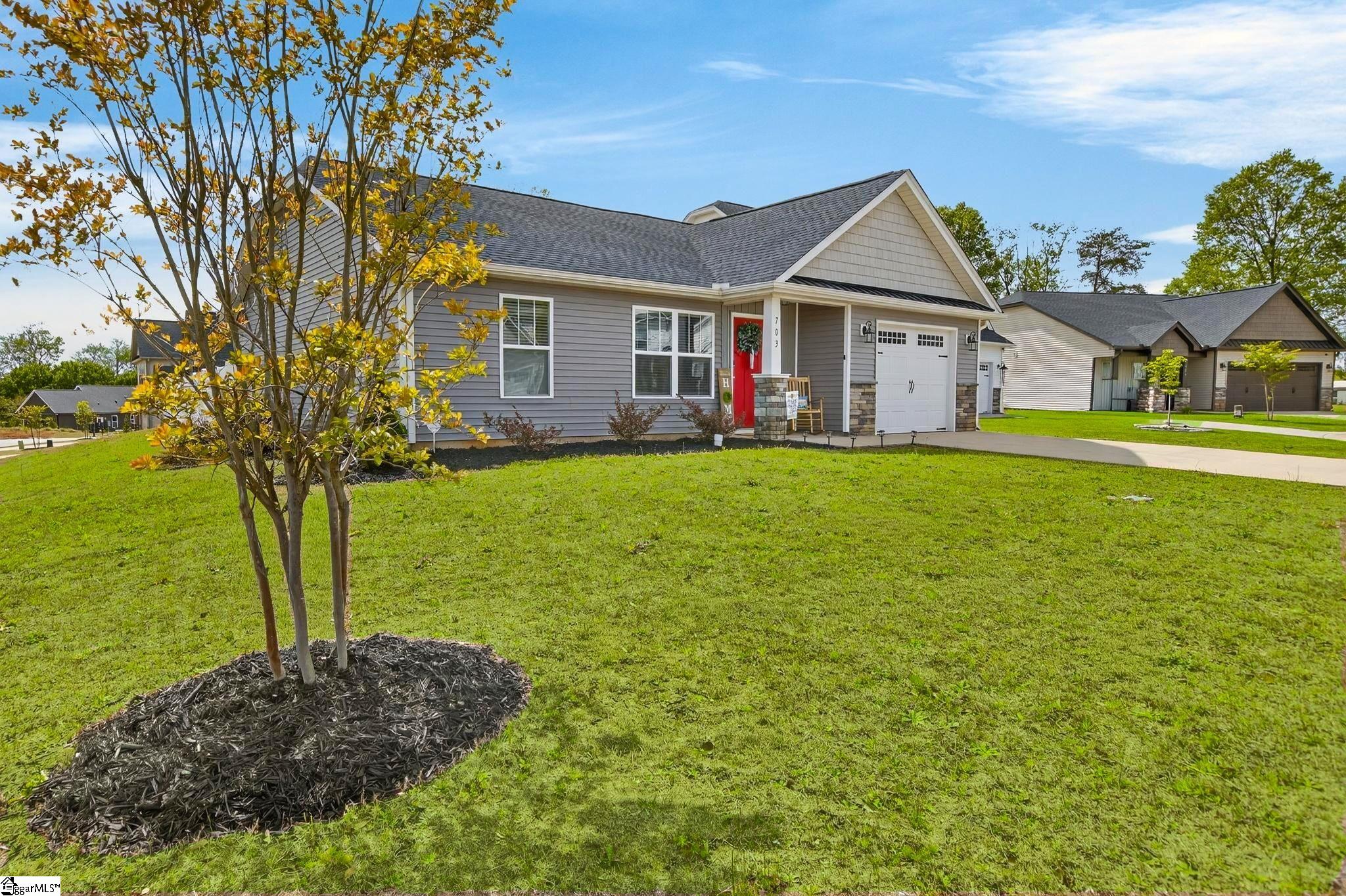 703 Burbrook Lane Boiling Springs, SC 29316 - Photo 2 of 27