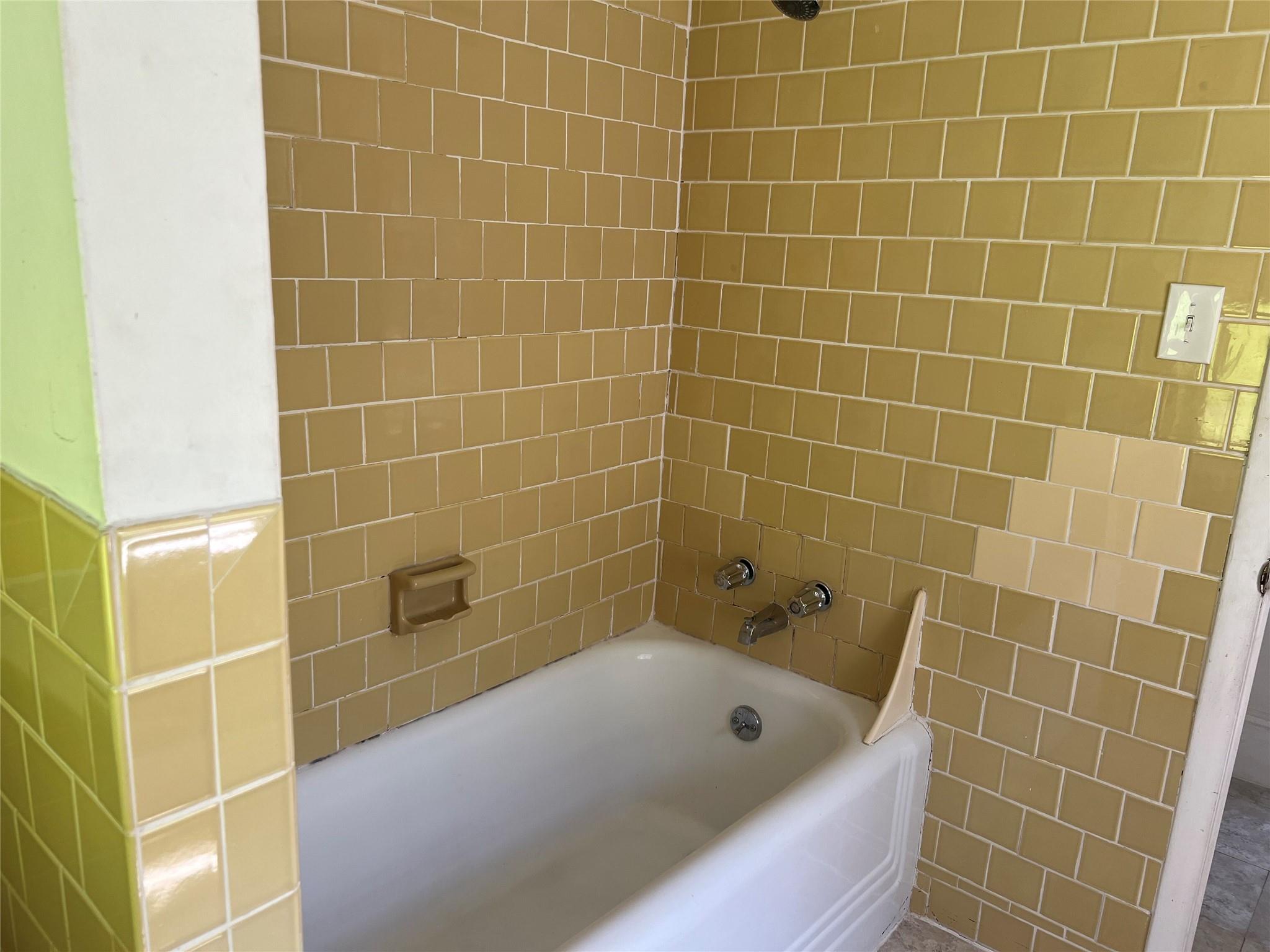 20 Continental Road Cornwall, NY 12518 - Photo 9 of 19 a bathroom with a bathtub