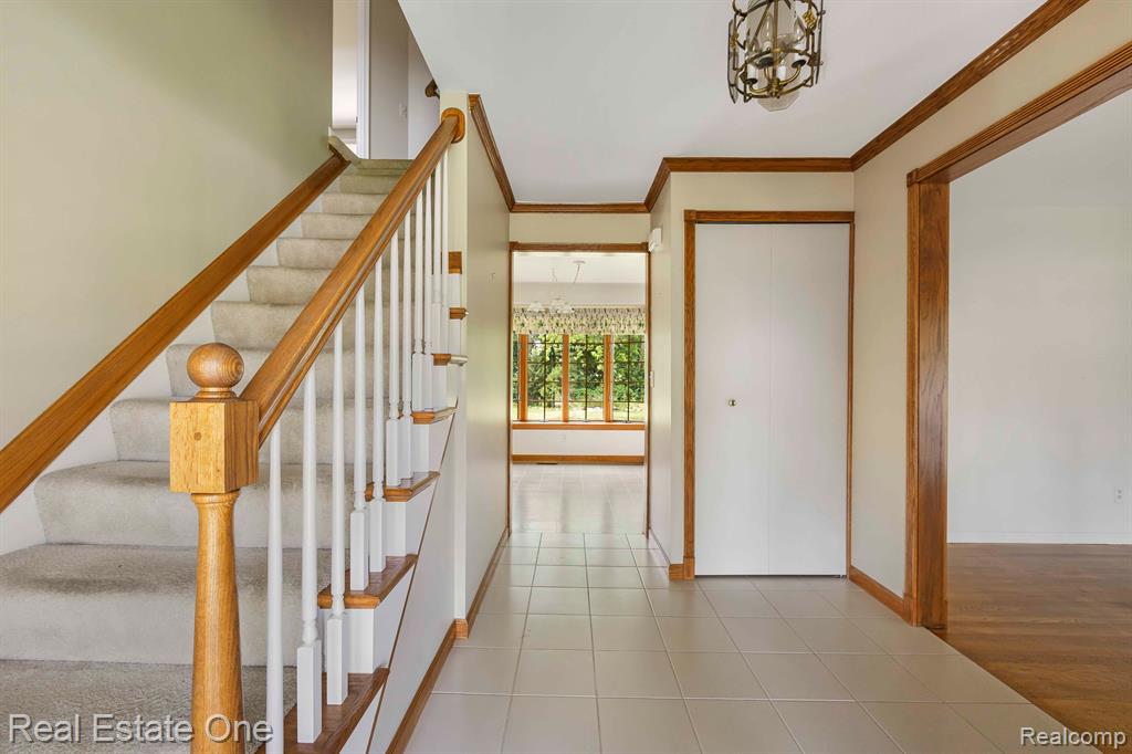 53431 Shelby Road Shelby, MI 48316 - Photo 5 of 26