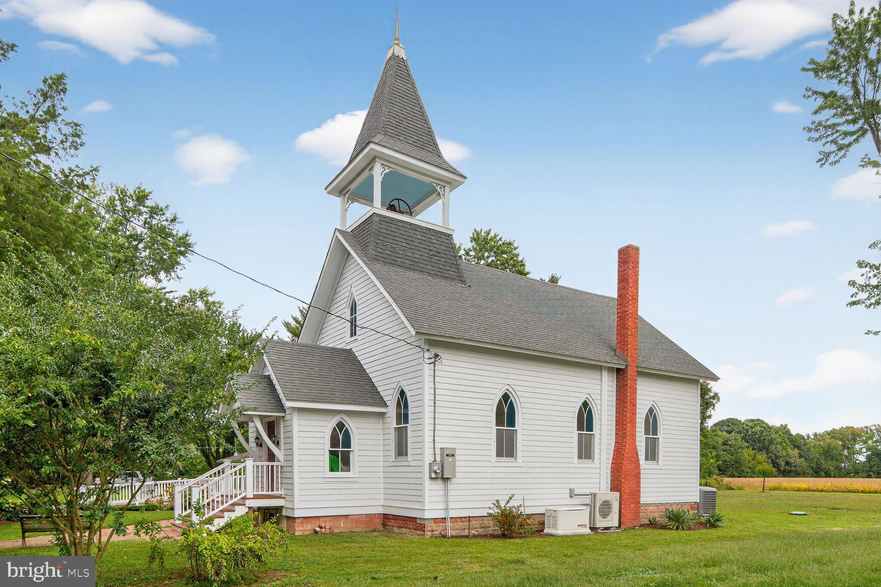 10437 Main Street Claiborne, MD 21624 - Photo 40 of 44 a view of a yard in front of house