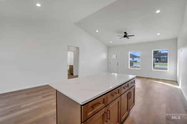 $379,900 | 910 23rd Avenue East, Jerome, ID 83338