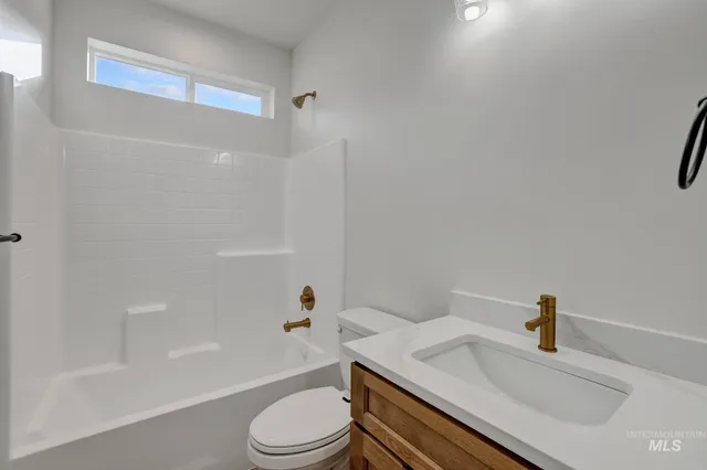 $379,900 | 910 23rd Avenue East, Jerome, ID 83338