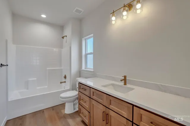 $379,900 | 910 23rd Avenue East, Jerome, ID 83338