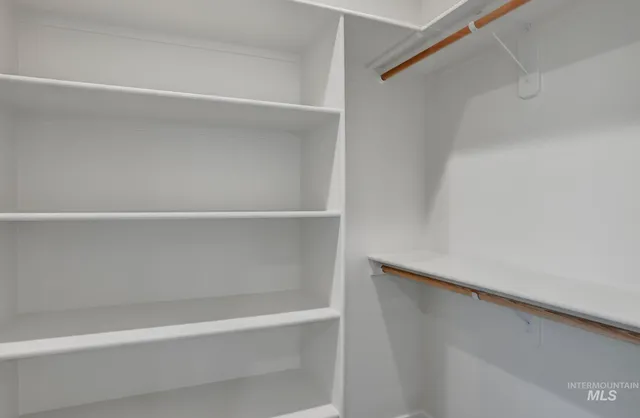 $379,900 | 910 23rd Avenue East, Jerome, ID 83338