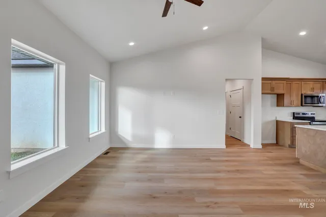 $379,900 | 910 23rd Avenue East, Jerome, ID 83338