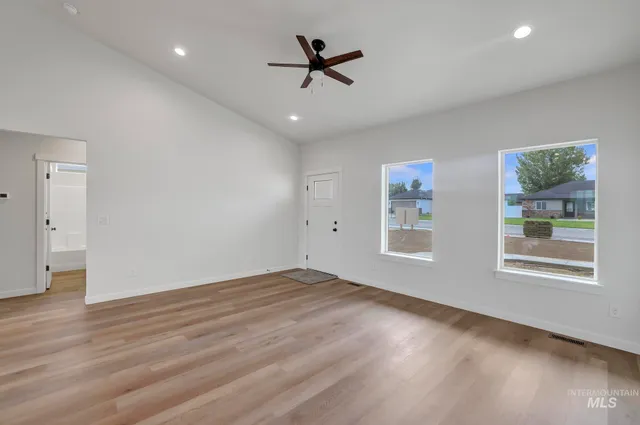 $379,900 | 910 23rd Avenue East, Jerome, ID 83338