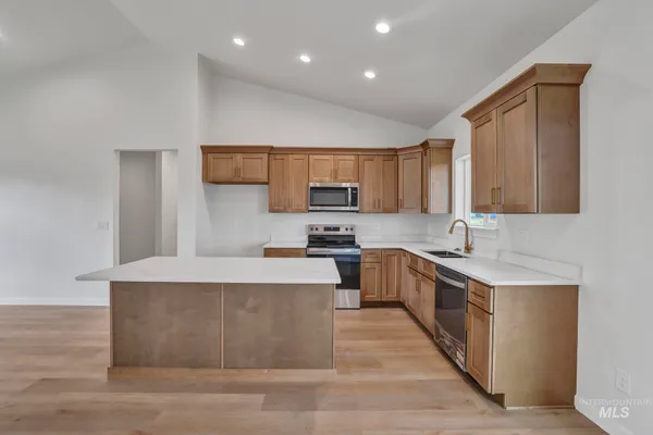 $379,900 | 910 23rd Avenue East, Jerome, ID 83338