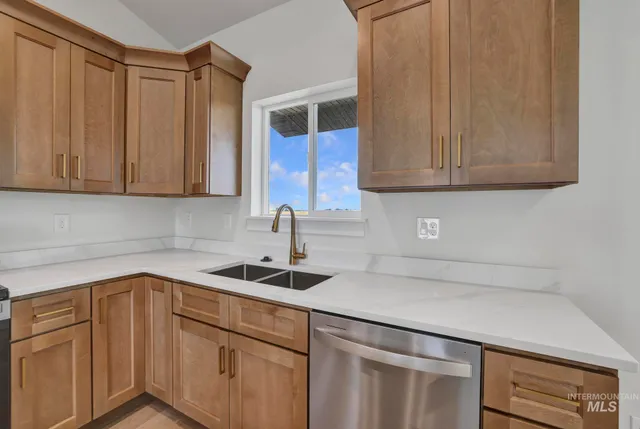 $379,900 | 910 23rd Avenue East, Jerome, ID 83338