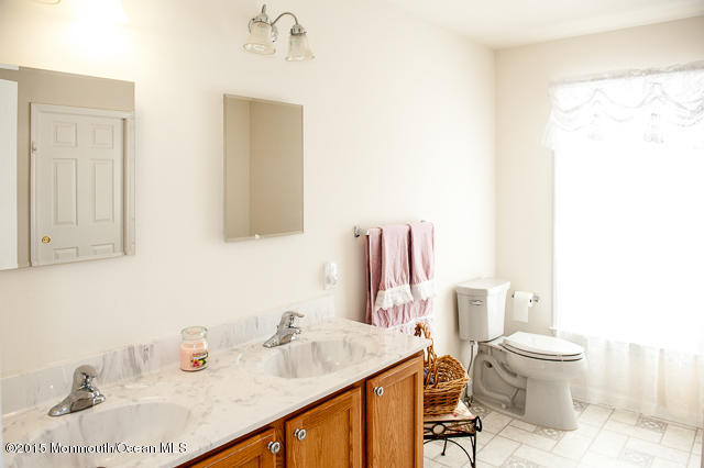 10 Cross Trees Road Brick, NJ 08723 - Photo 15 of 24 master bathroom