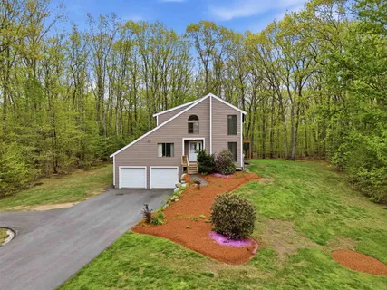 $675,000 | 35 Pilgrim Circle, Hampstead, NH 03826
