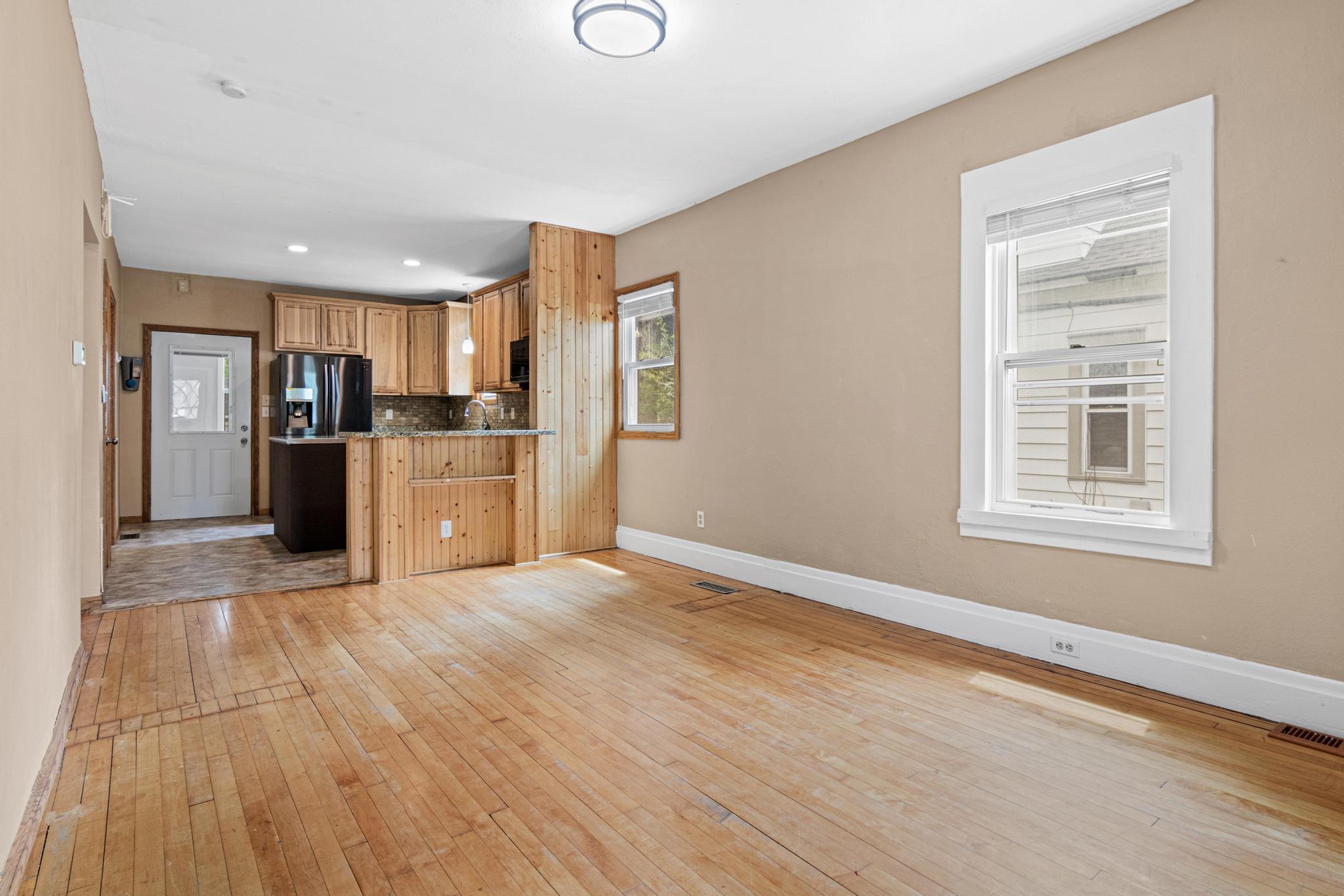 2411 Northeast Madison Street Minneapolis, MN 55418 - Photo 9 of 31