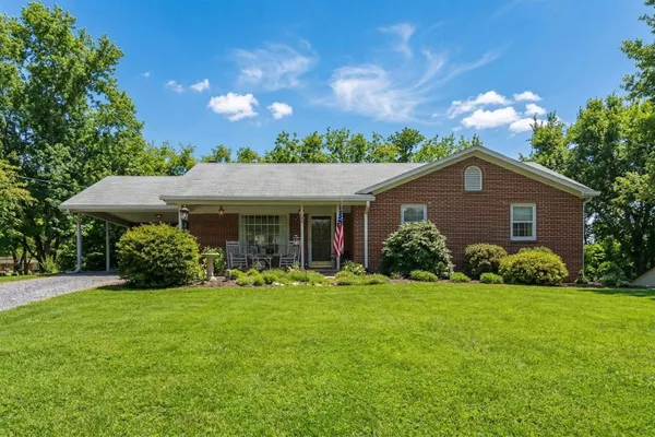 $365,000 | 39 Our Lane, Stuarts Draft, VA 24477
