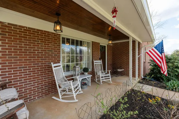 $365,000 | 39 Our Lane, Stuarts Draft, VA 24477