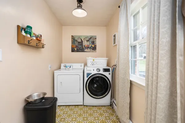 $365,000 | 39 Our Lane, Stuarts Draft, VA 24477