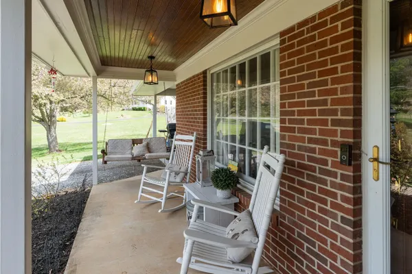 $365,000 | 39 Our Lane, Stuarts Draft, VA 24477