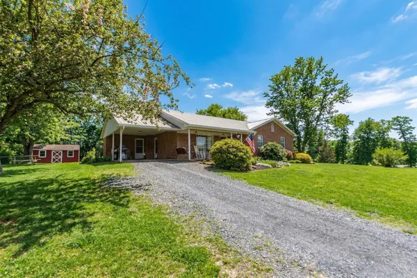 $365,000 | 39 Our Lane, Stuarts Draft, VA 24477