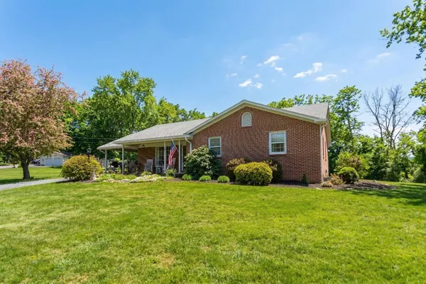$365,000 | 39 Our Lane, Stuarts Draft, VA 24477