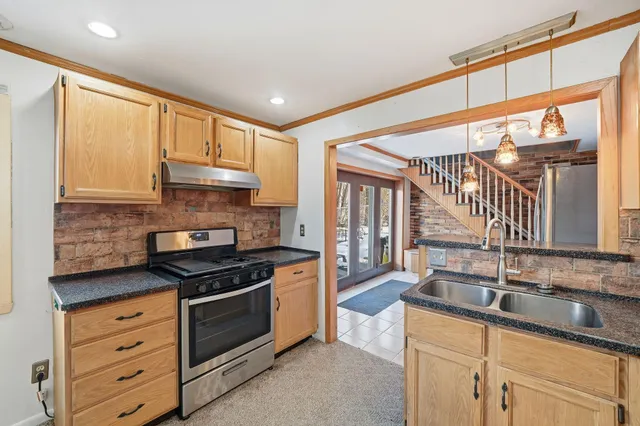 $264,900 | 6961 Hiatt Drive, Rockford, IL 61114