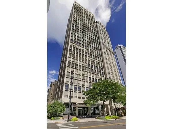 $699,990 | 1240 North Lake Shore Drive, Unit 5B, Chicago, IL 60610