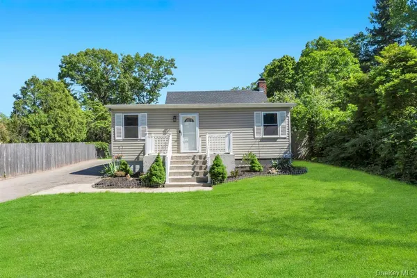 $525,000 | 18 Richmond Hill Road, Sound Beach, NY 11789