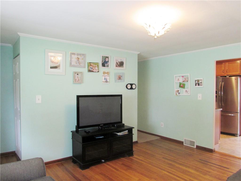 719 Center Road Pittsburgh, PA 15239 - Photo 11 of 25 Gallery Image 11