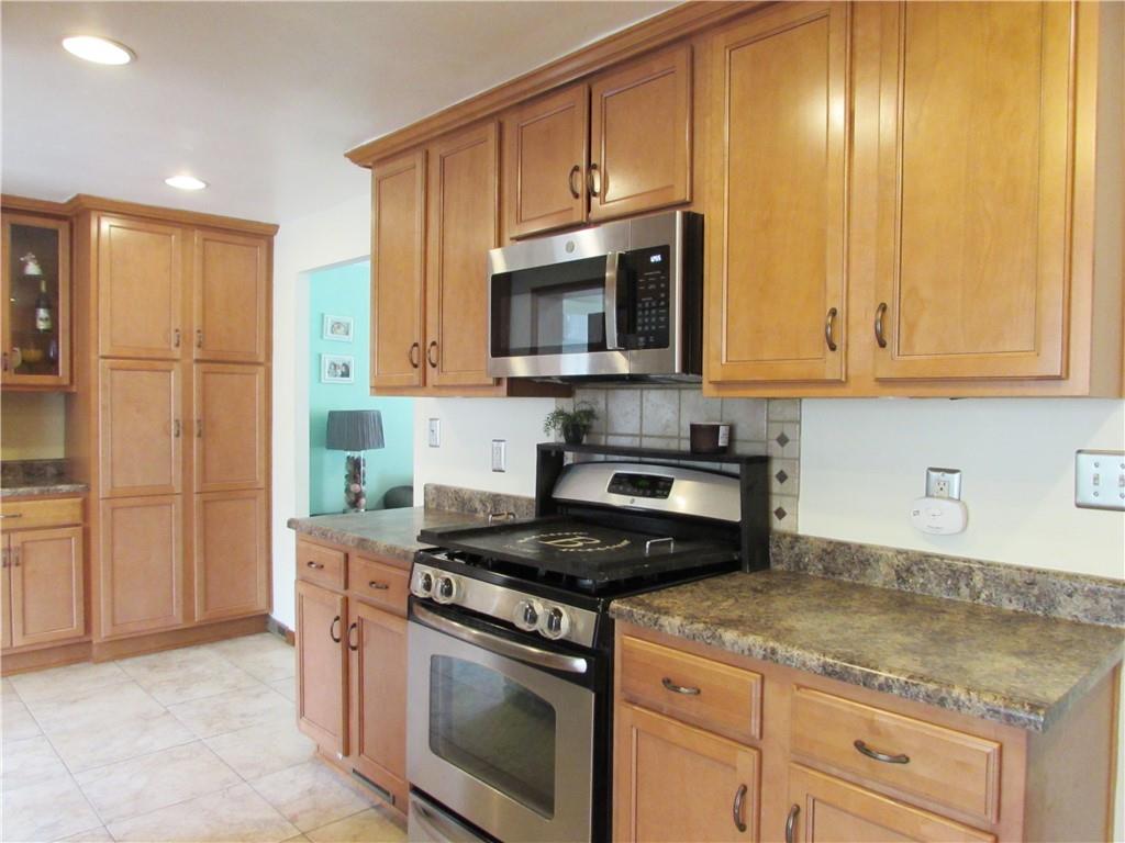 719 Center Road Pittsburgh, PA 15239 - Photo 5 of 25 Gallery Image 5