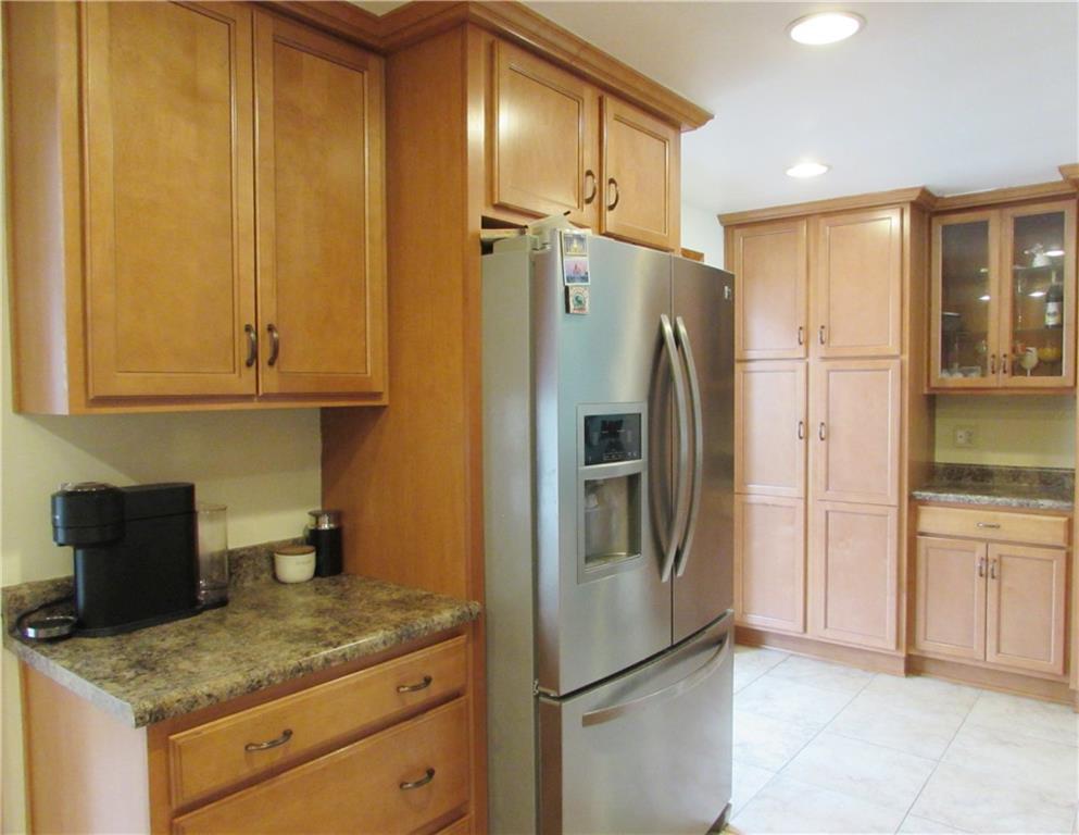 719 Center Road Pittsburgh, PA 15239 - Photo 6 of 25 Gallery Image 6