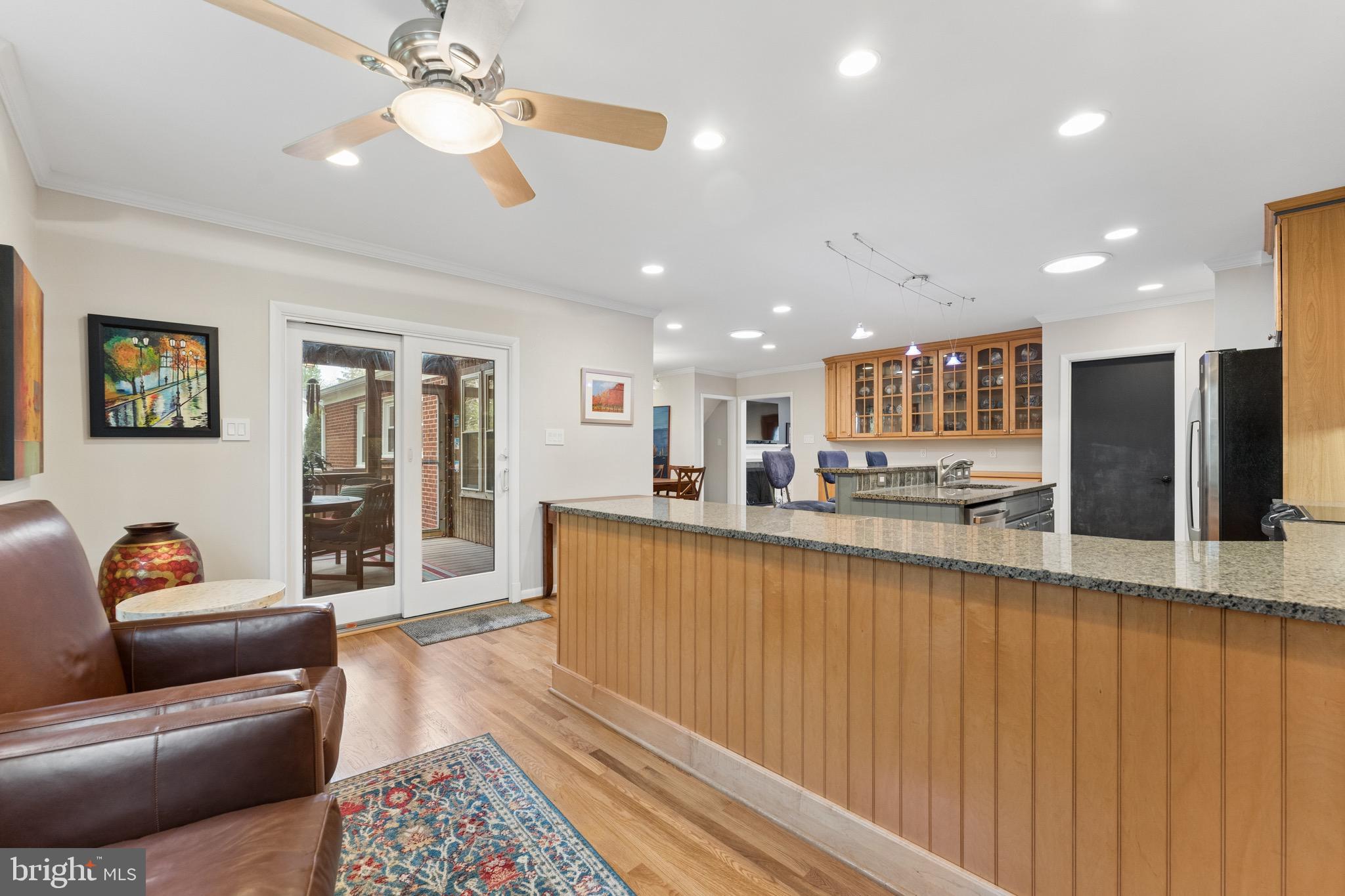 1806 Birch Road McLean, VA 22101 - Photo 21 of 61 Living or Breakfast Nook