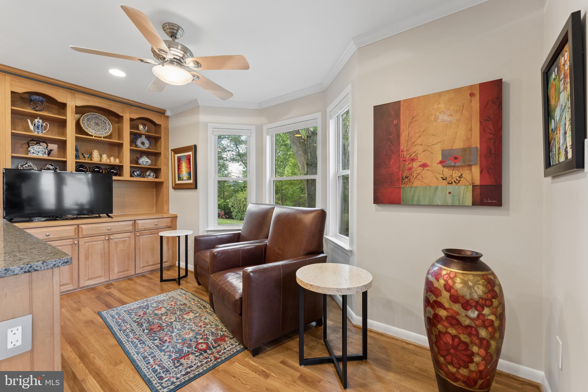 1806 Birch Road McLean, VA 22101 - Photo 22 of 61 Bay Window Living or Breakfast area