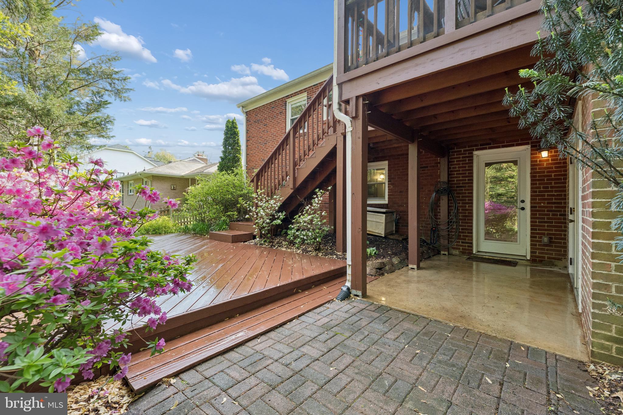 1806 Birch Road McLean, VA 22101 - Photo 54 of 61 Back Deck and screen-in patio w/ basement access