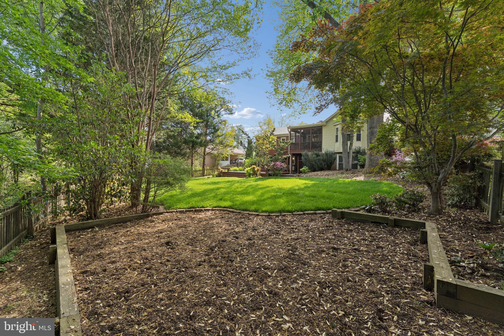 1806 Birch Road McLean, VA 22101 - Photo 61 of 61 Landscaping