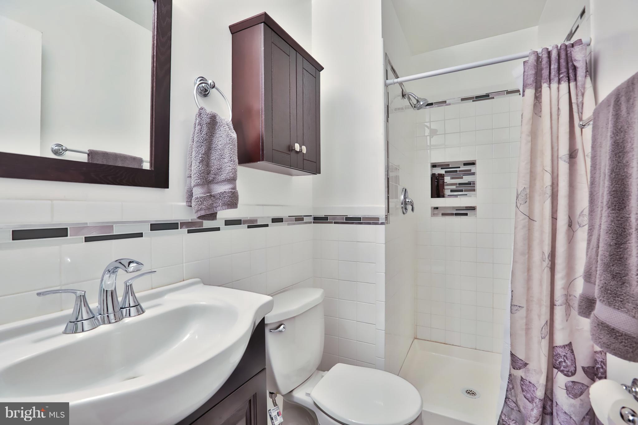 3649 Rockberry Road Baltimore, MD 21234 - Photo 14 of 30 Bath