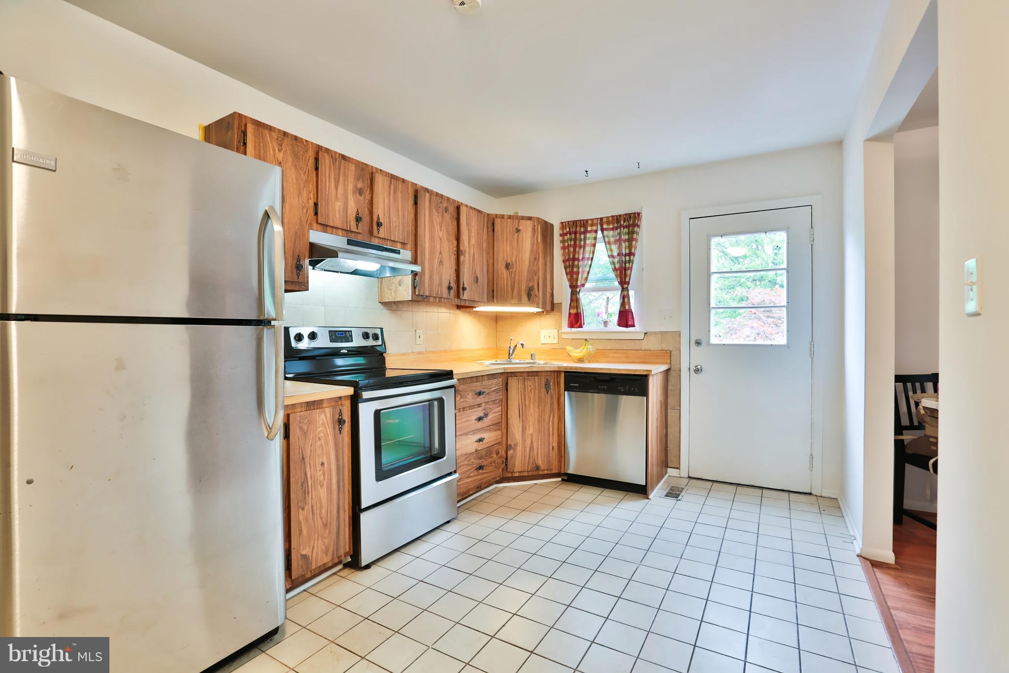 3649 Rockberry Road Baltimore, MD 21234 - Photo 9 of 30 Kitchen