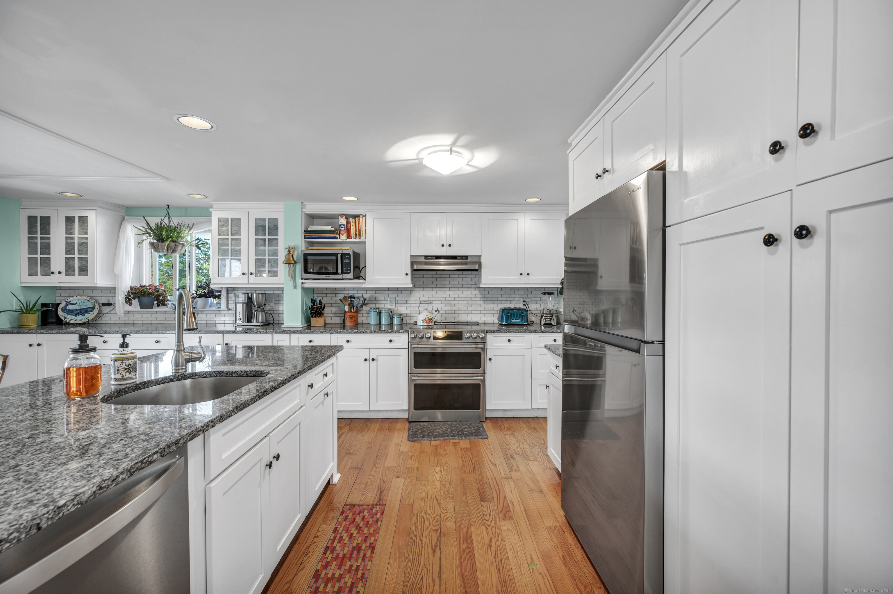 15 Summer Island Point Branford, CT 06405 - Photo 8 of 32