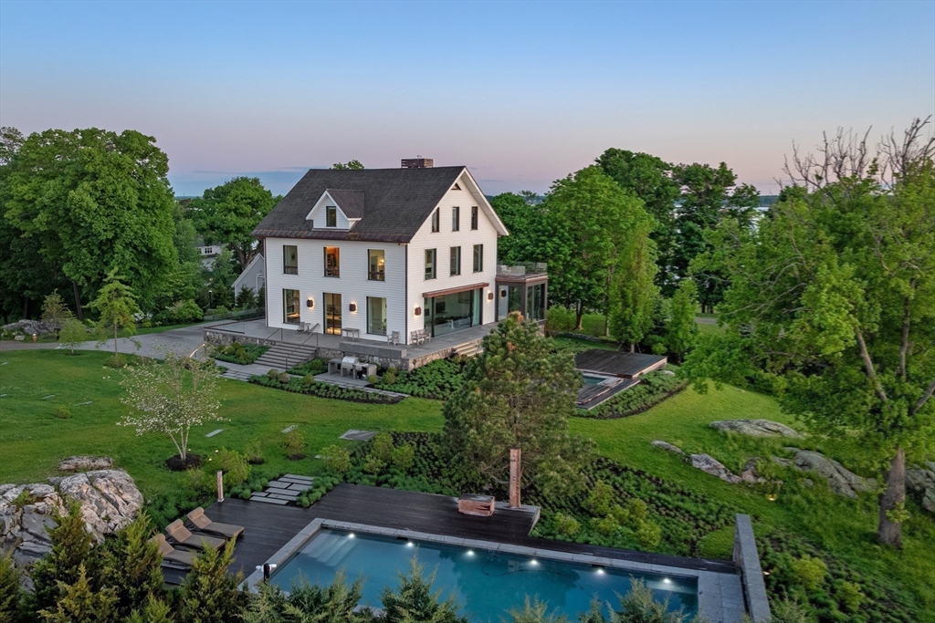 20 Crowninshield Road Marblehead, MA 01945 - Photo 11 of 42