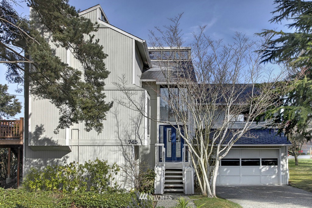 745 Aloha Street Edmonds, WA 98020 - Photo 1 of 21 Gallery Image 1