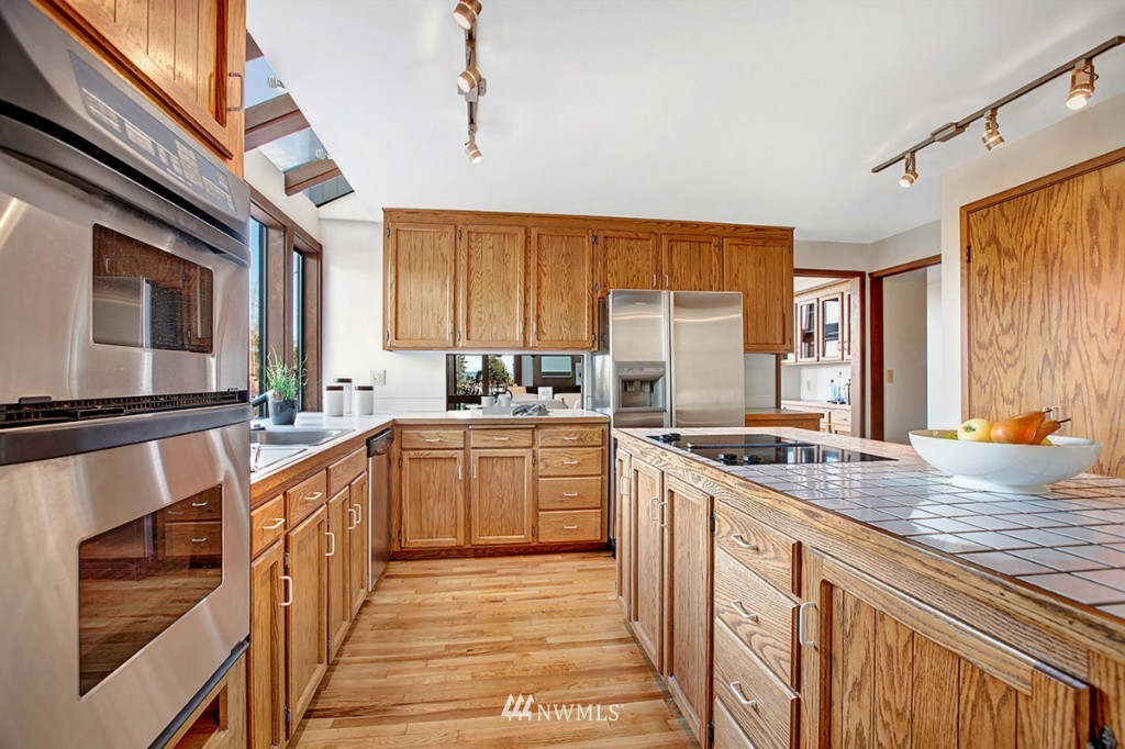 745 Aloha Street Edmonds, WA 98020 - Photo 7 of 21 Gallery Image 7