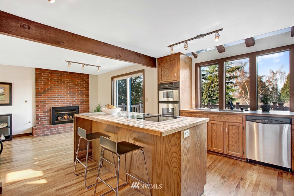 745 Aloha Street Edmonds, WA 98020 - Photo 9 of 21 Gallery Image 9