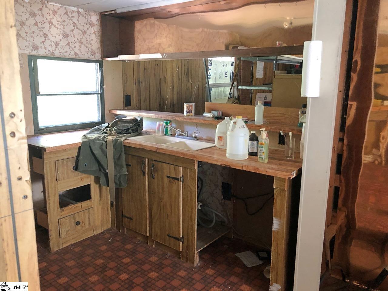 1293 Little Mountain Road Columbus, NC 28722 - Photo 6 of 36 Gallery Image 6