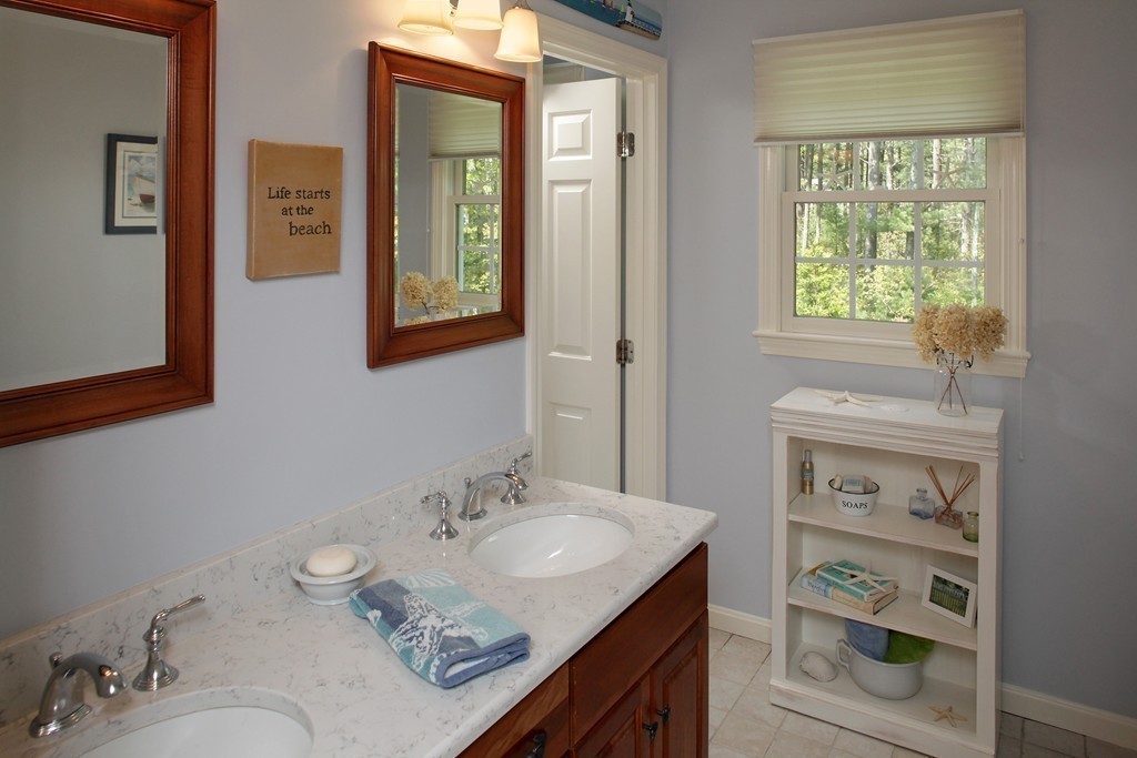 35 Lewis Farm Road Duxbury, MA 02332 - Photo 11 of 29 Gallery Image 11