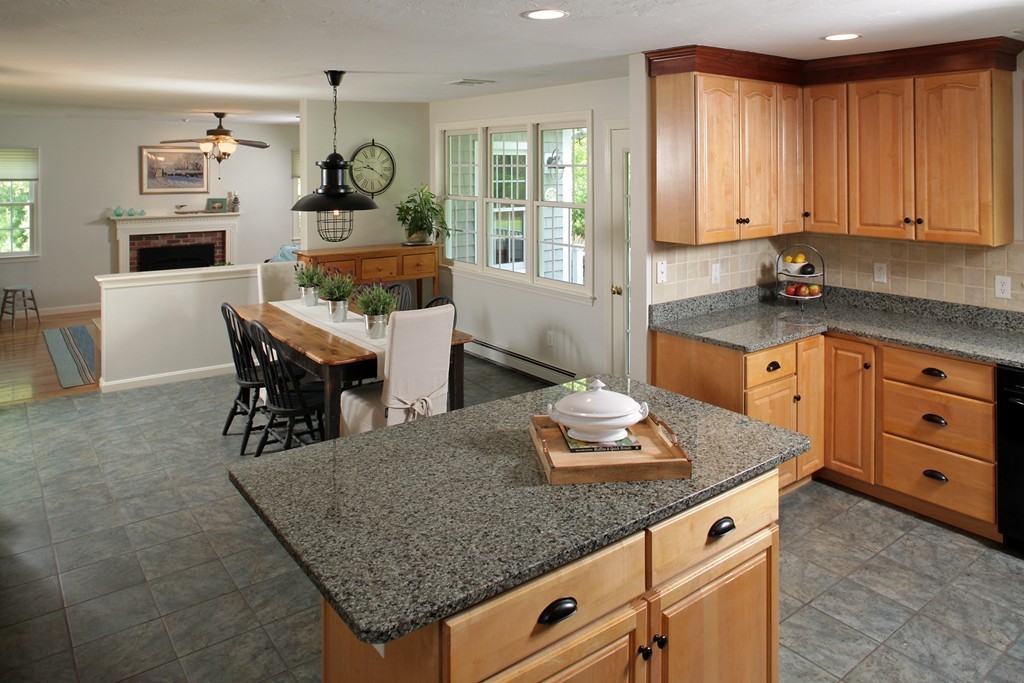 35 Lewis Farm Road Duxbury, MA 02332 - Photo 3 of 29 Gallery Image 3