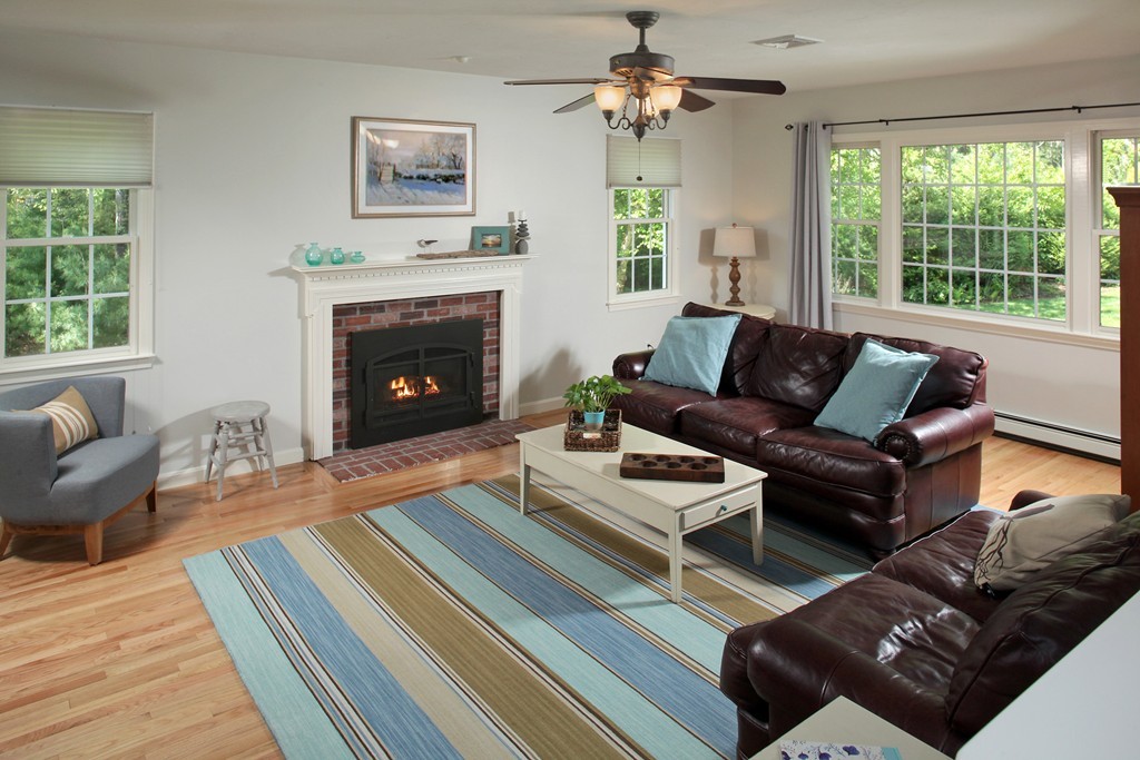 35 Lewis Farm Road Duxbury, MA 02332 - Photo 4 of 29 Gallery Image 4