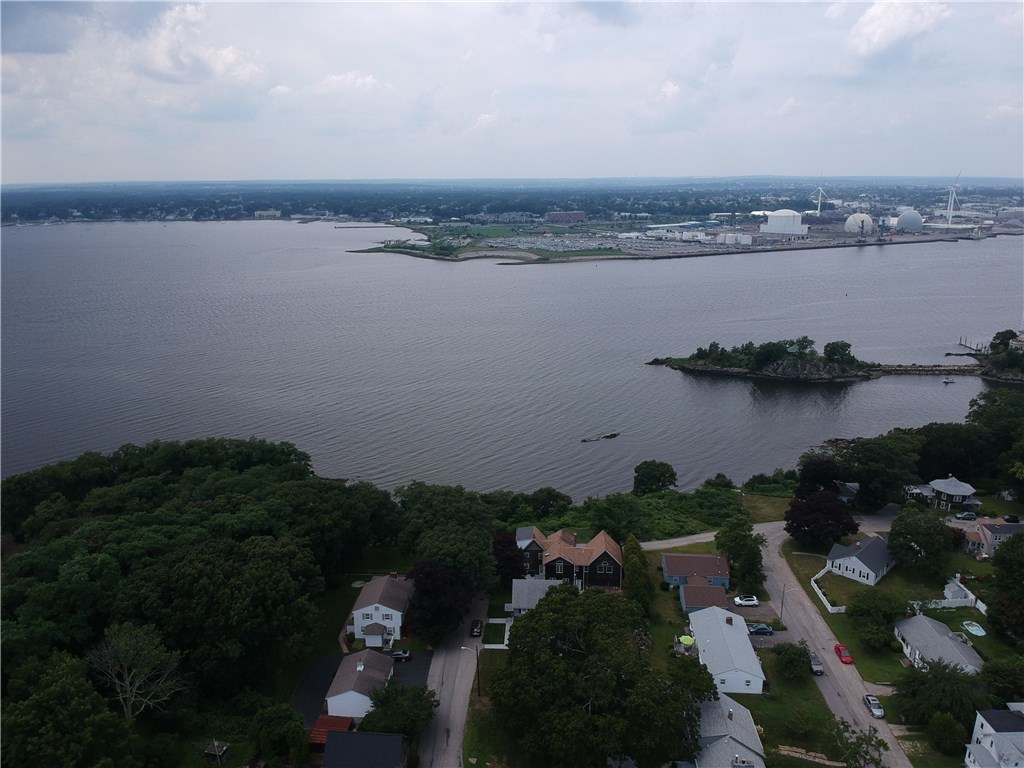 40 Ashton Road East Providence, RI 02915 - Photo 6 of 15 Gallery Image 6