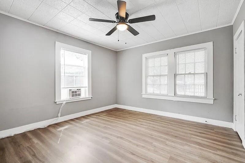 216 East Division Street Pilot Point, TX 76258 - Photo 10 of 17