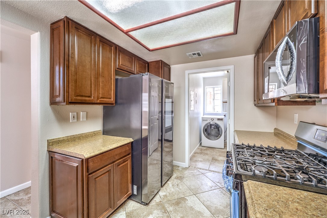 337 Seine Way Henderson, NV 89014 - Photo 8 of 29 SMART Fridge