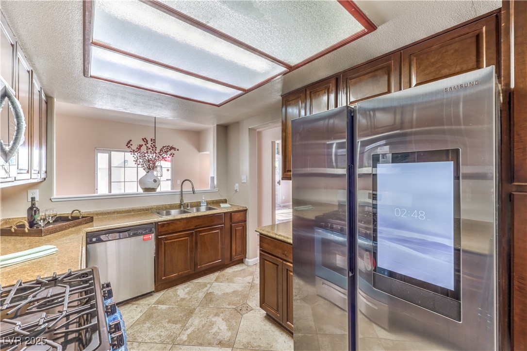 337 Seine Way Henderson, NV 89014 - Photo 9 of 29 Great Lighting