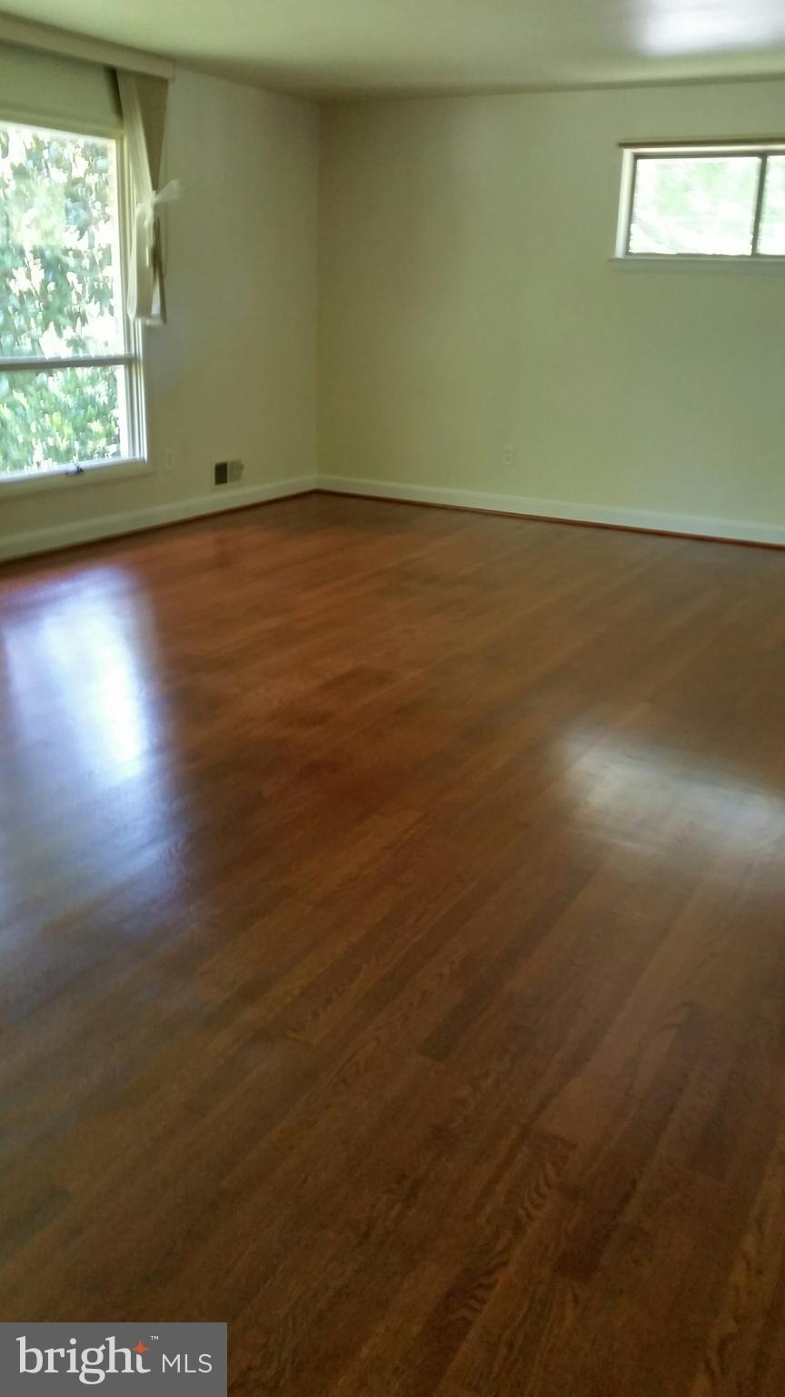 5909 Lenox Road Bethesda, MD 20817 - Photo 14 of 41